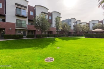 525 Lakeside Dr #141, Tempe, AZ 85281