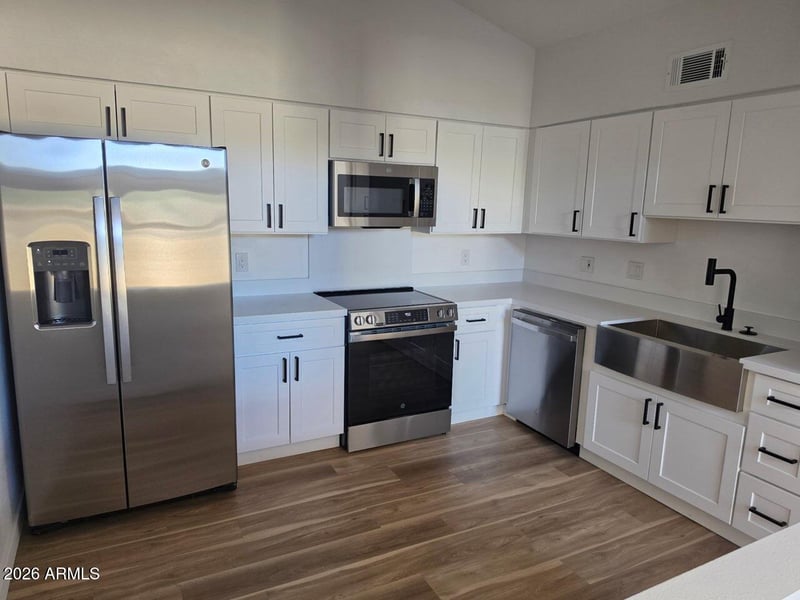 525 May St #9, Mesa, AZ 85201
