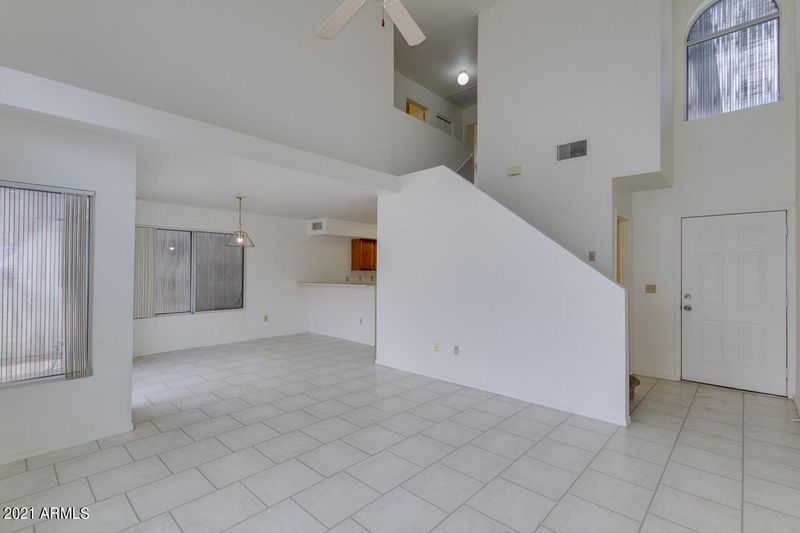525 S Sunrise Dr, Gilbert, AZ 85233