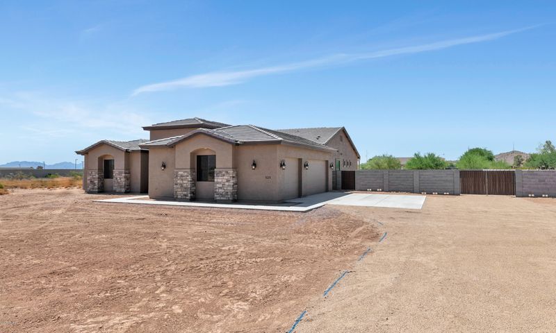 525 W Cloud Rd, Phoenix, AZ 85086