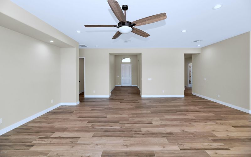525 W Cloud Rd, Phoenix, AZ 85086