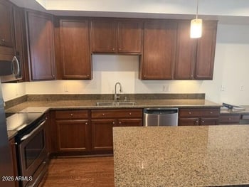 525 Lakeside Dr #141, Tempe, AZ 85281