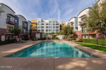525 Lakeside Dr #141, Tempe, AZ 85281
