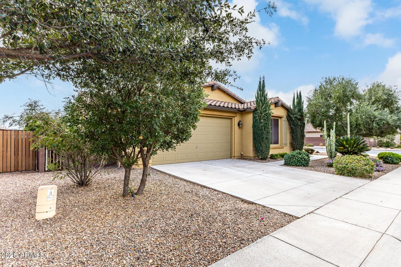 525 Reeves Ave, San Tan Valley, AZ 85140
