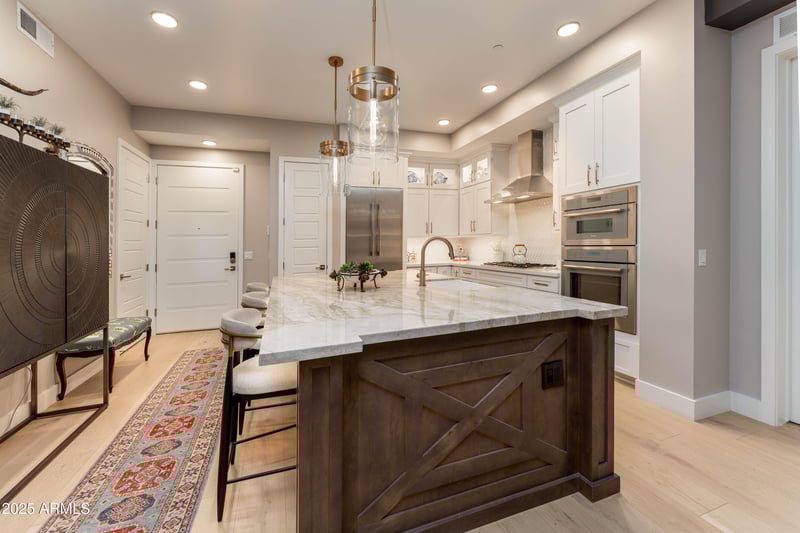 5250 Deer Valley Dr #304, Phoenix, AZ 85054