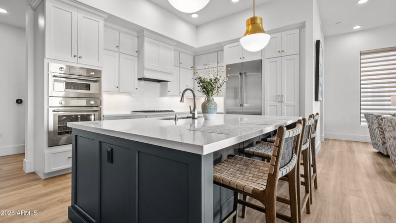 5250 Deer Valley Dr #401, Phoenix, AZ 85054