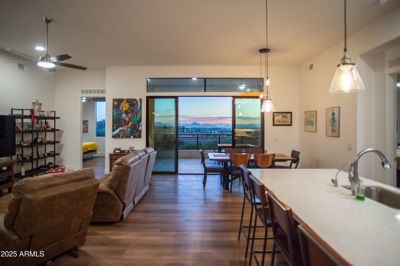 5250 Deer Valley Dr #403, Phoenix, AZ 85054