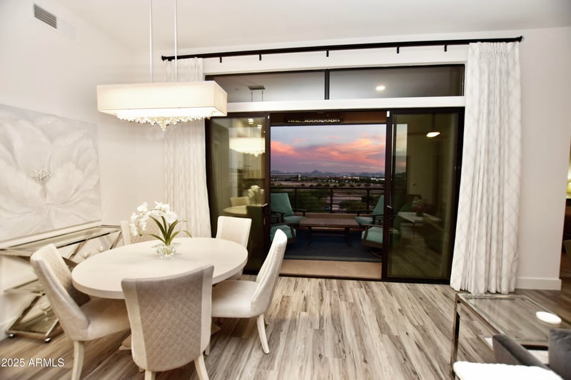 5250 Deer Valley Dr #405, Phoenix, AZ 85054