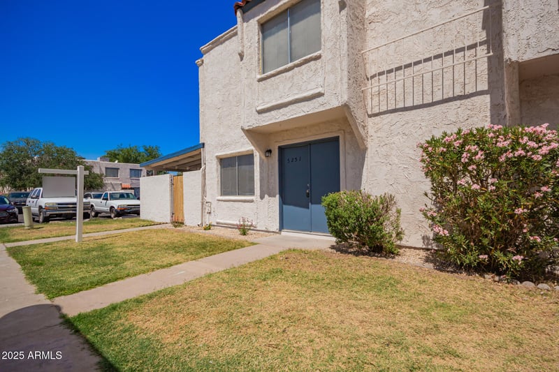 5251 42nd Ln, Phoenix, AZ 85019