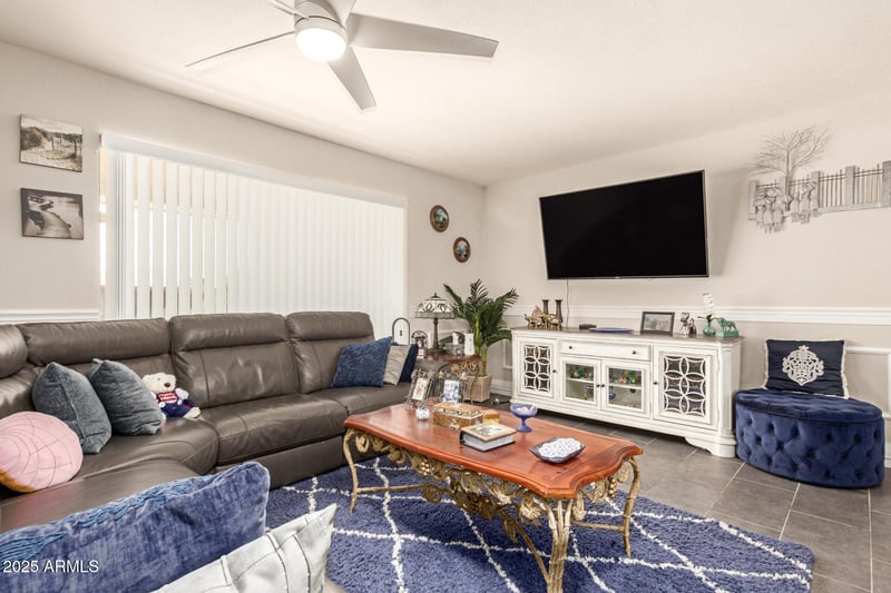 5252 Des Moines St, Mesa, AZ 85205