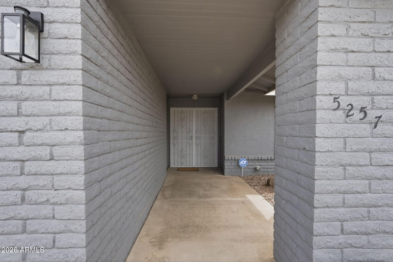 5257 W Acapulco Ln, Glendale, AZ 85306