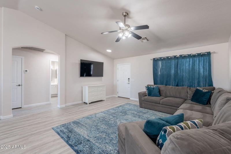 526 Magma Rd, San Tan Valley, AZ 85143