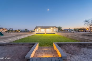 526 Magma Rd, San Tan Valley, AZ 85143