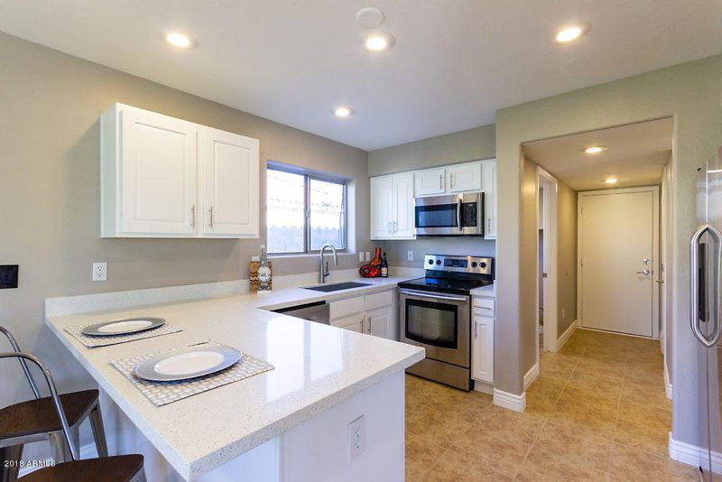 526 N 94th Cir, Mesa, AZ 85207