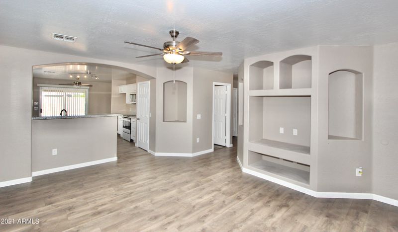 5262 E Shadow Ln, San Tan Valley, AZ 85140