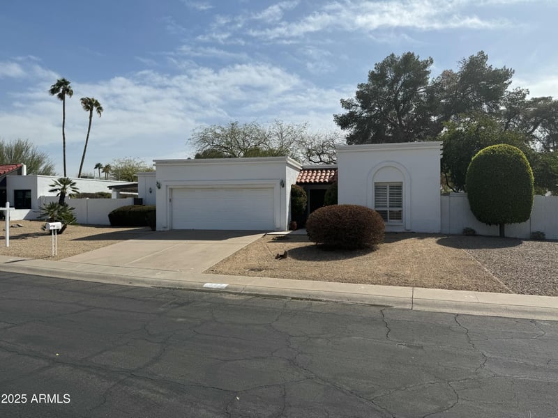527 Tam Oshanter Dr, Phoenix, AZ 85022