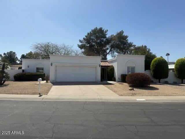 527 Tam Oshanter Dr, Phoenix, AZ 85022
