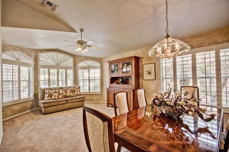 527 W Nido Ave, Mesa, AZ 85210