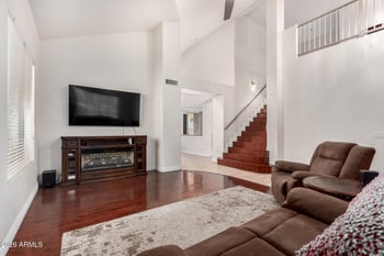 5273 Angela Dr, Glendale, AZ 85308