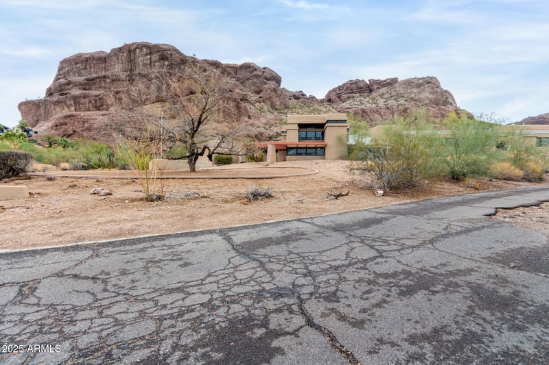 5275 Camelhead Rd, Phoenix, AZ 85018