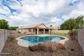 5277 Bryce Ln, Glendale, AZ 85301