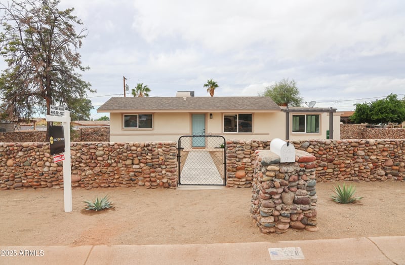 528 97th St, Mesa, AZ 85207