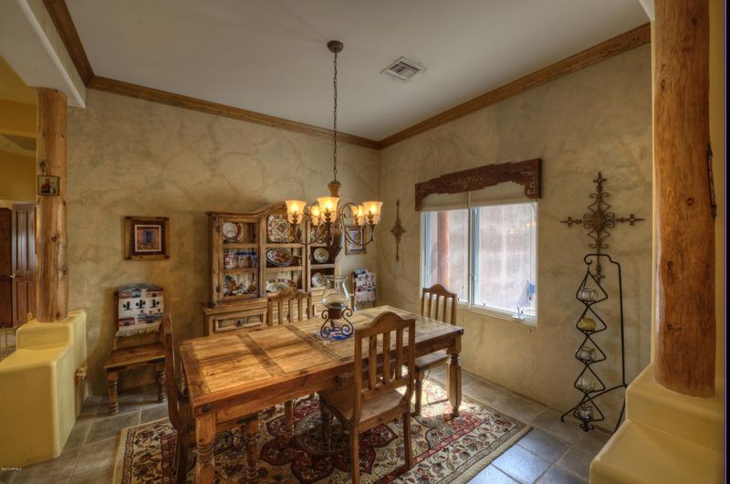 528 E Lavitt Ln, Phoenix, AZ 85086