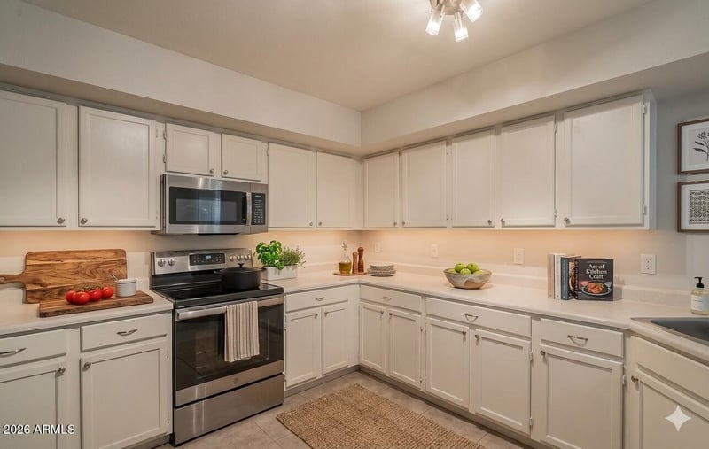 528 Sunrise Dr, Gilbert, AZ 85233