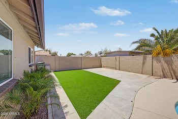 528 Mohawk Ln, Phoenix, AZ 85027
