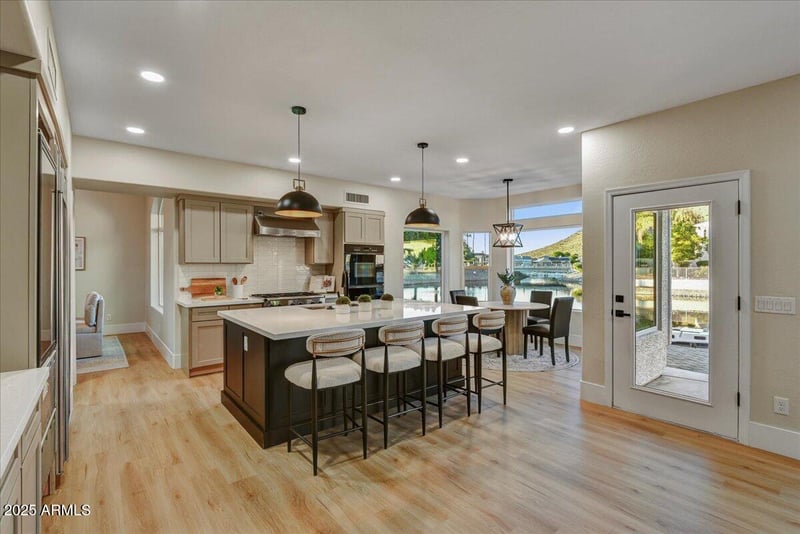 5286 Lone Cactus Dr, Glendale, AZ 85308