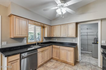 529 95th St, Mesa, AZ 85207