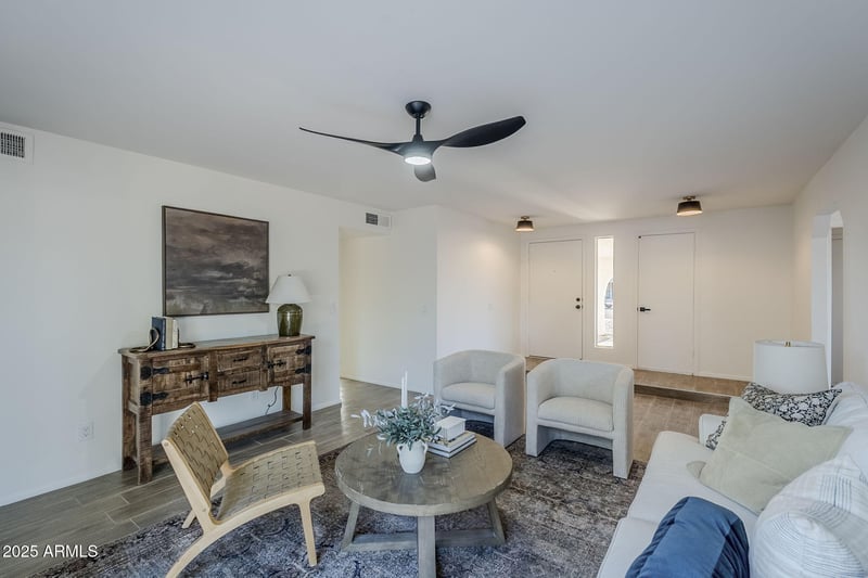 529 Myrna Ln, Chandler, AZ 85225