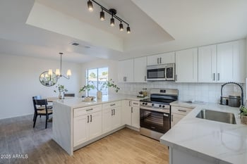 529 Myrna Ln, Chandler, AZ 85225
