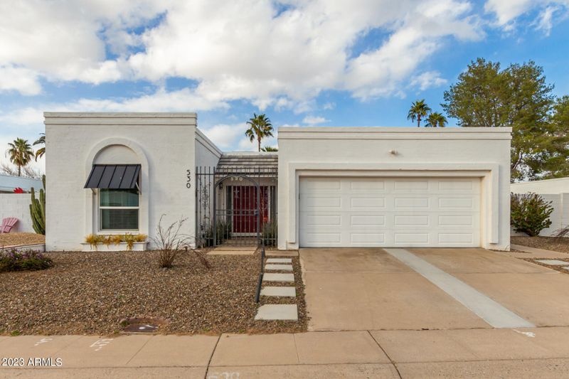 530 E Piping Rock Rd, Phoenix, AZ 85022