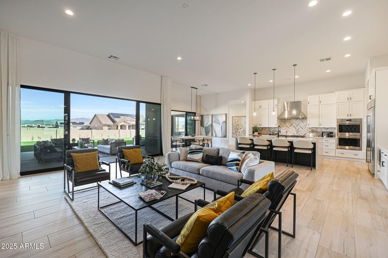 530 Woburn Ln, Phoenix, AZ 85085