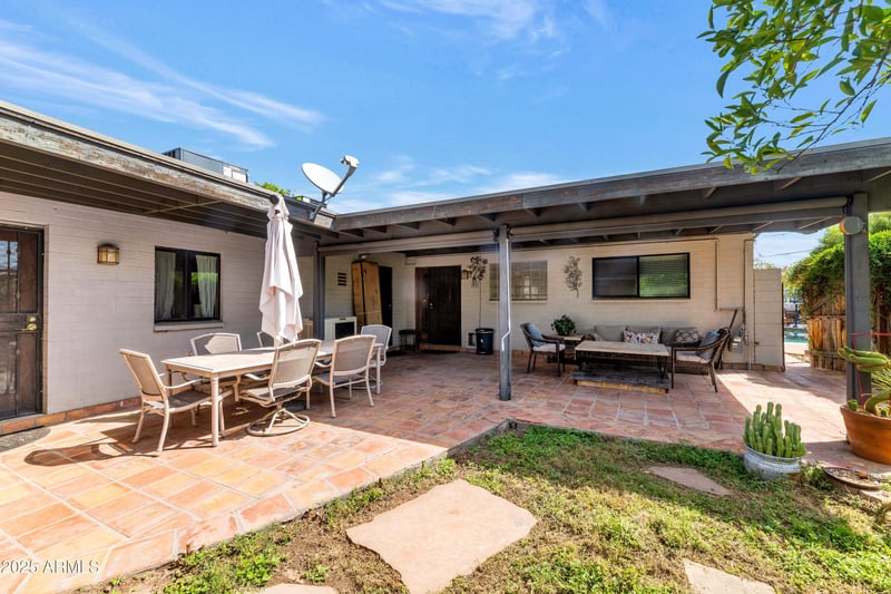 5301 E Mitchell Dr, Phoenix, AZ 85018
