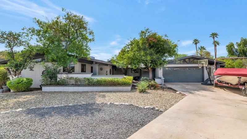 5301 E Mitchell Dr, Phoenix, AZ 85018