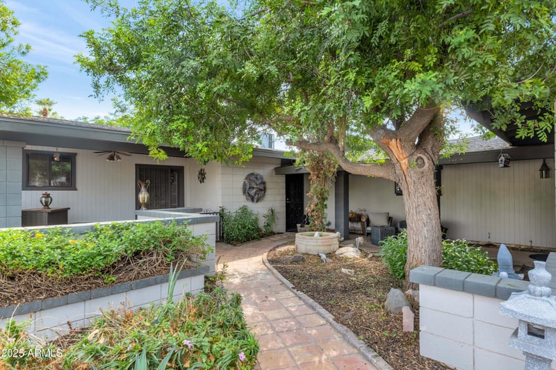 5301 E Mitchell Dr, Phoenix, AZ 85018