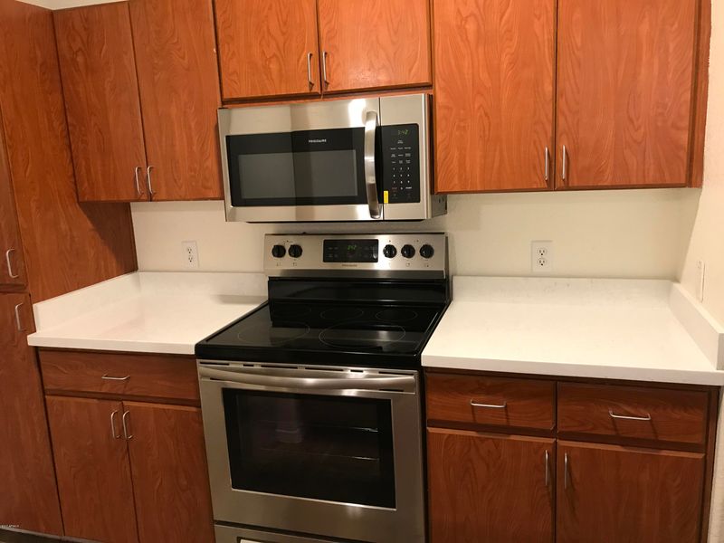 5302 E Van Buren St #1002, Phoenix, AZ 85008