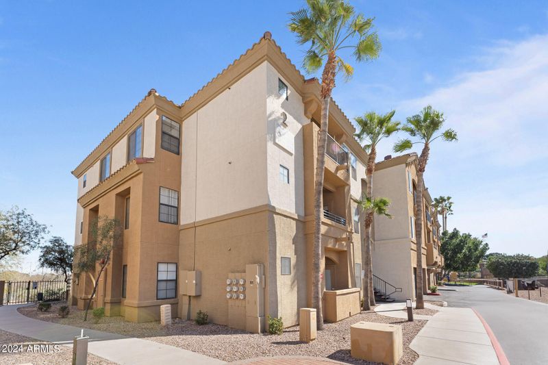 5302 E Van Buren St #2019, Phoenix, AZ 85008