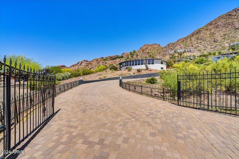 5302 E Wonderview Rd, Phoenix, AZ 85018