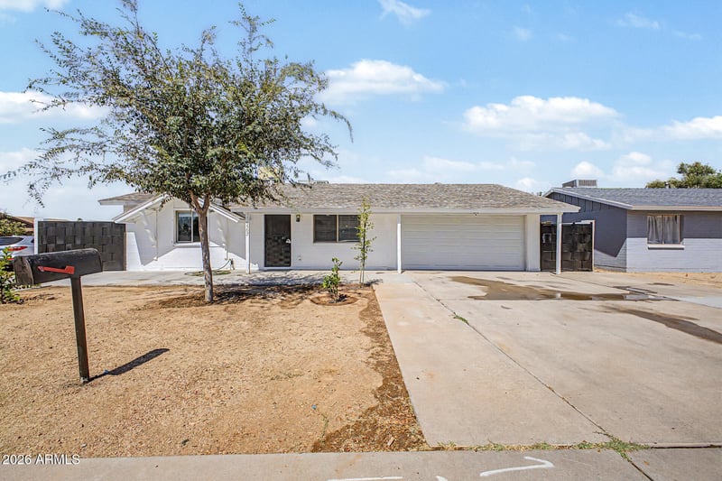 5302 77th Dr, Glendale, AZ 85303