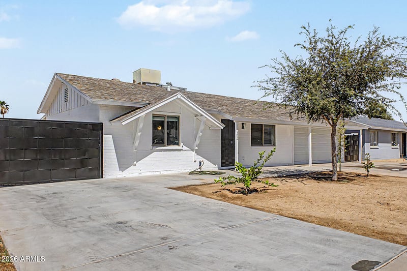 5302 77th Dr, Glendale, AZ 85303