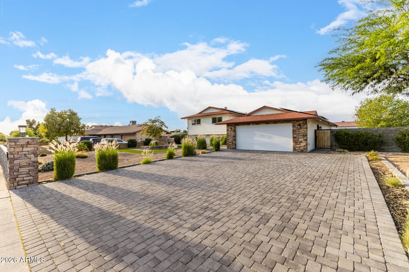 5302 W Greenway Rd, Glendale, AZ 85306