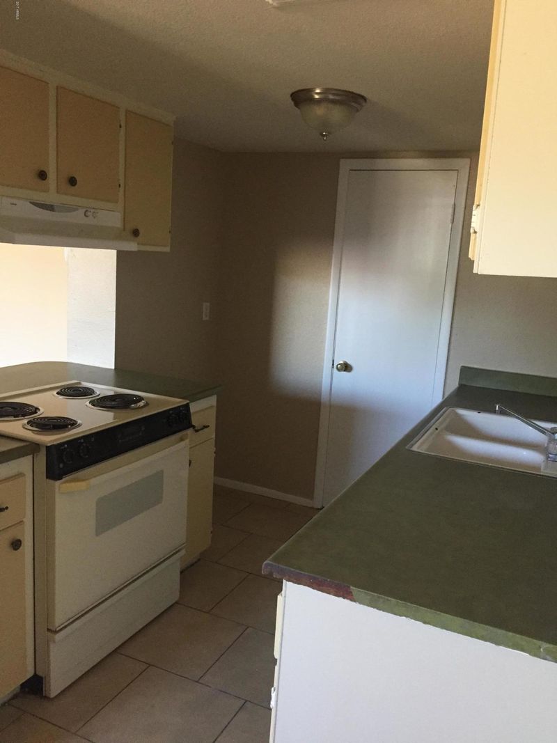 5302 W Hearn Rd, Glendale, AZ 85306