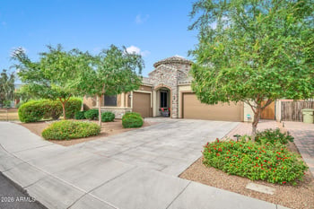 5304 94th Ln, Glendale, AZ 85305