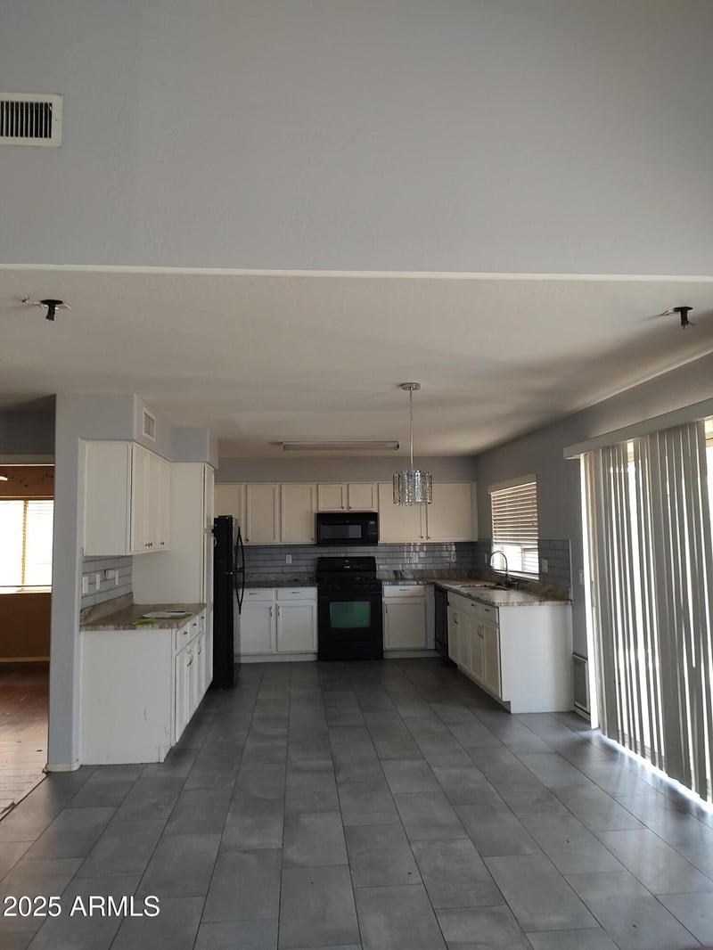 5305 Jessica Ln, Laveen, AZ 85339