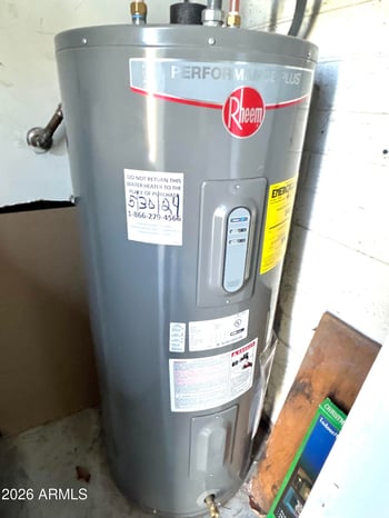 5306 Sheena Dr, Glendale, AZ 85306