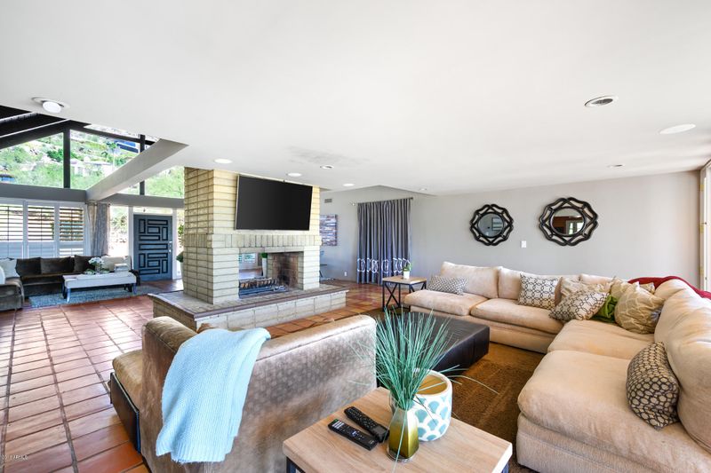 5309 E Wonderview Rd, Phoenix, AZ 85018
