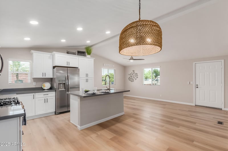 531 89th Pl, Mesa, AZ 85208